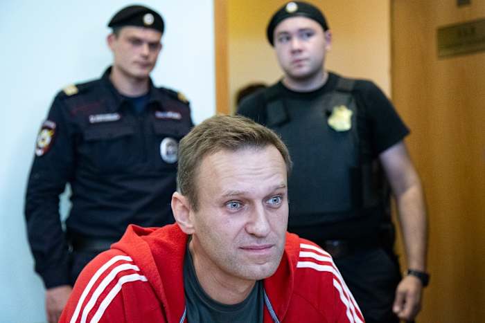 De weduwe van Alexei Navalny zegt dat labrapporten aantonen dat haar man is vergiftigd