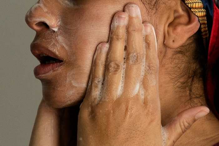 Dit is wat dermatologen zeggen over uw huidverzorgingsroutine: houd het eenvoudig