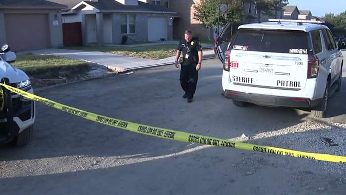 Driverschot, gedood tijdens het ontvluchten van het noordoosten van Bexar County Home; Meerdere mensen vastgehouden, zegt BCSO