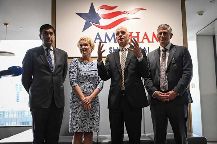 Een Amerikaanse wetgever in China zegt dat er 'veel werk te doen is' om handelsconflicten op te lossen