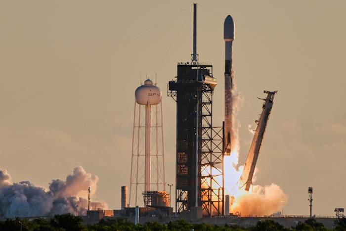 Een trio van ruimteweersatellieten schiet samen om de gewelddadige kant van de zon te bestuderen