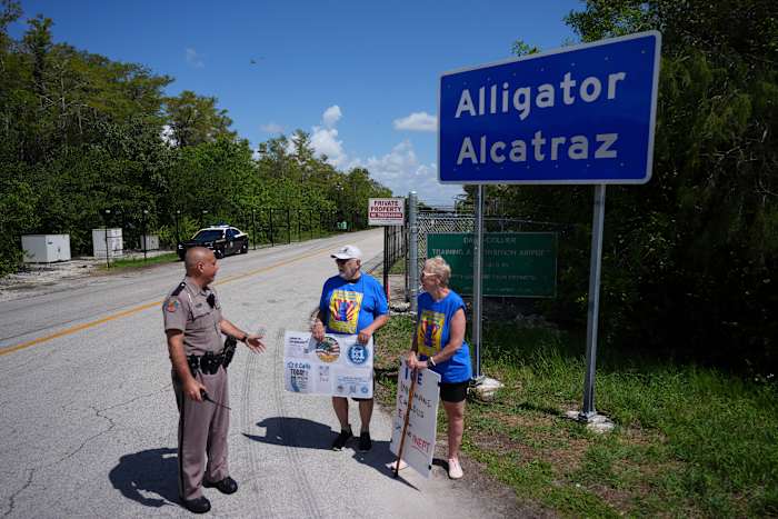 Eerste hoorzitting gehouden op de wettelijke rechten van gedetineerden bij 'Alligator Alcatraz' nadat rechterbevelen zijn afgelopen