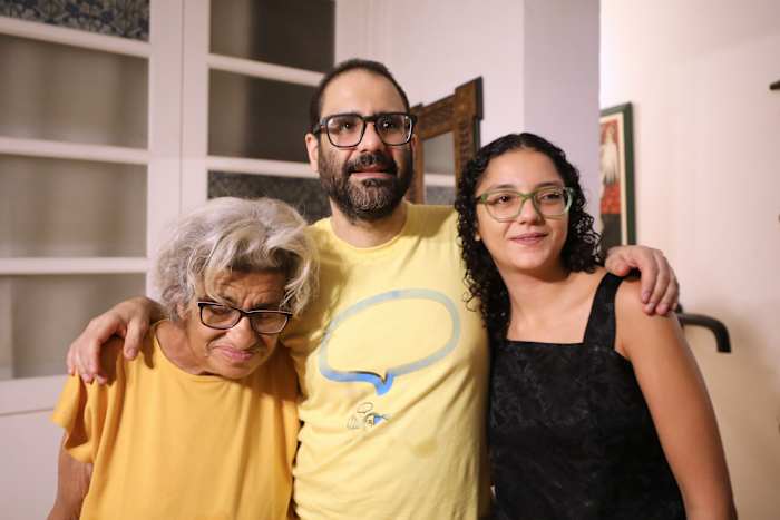 Familie herenigen als activist Alaa Abd El-Fattah terugkeert na 12 jaar gevangenisstraf