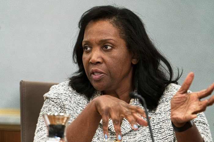 Fed Governor Cook vraagt ​​het hof