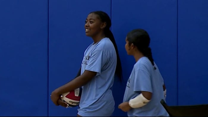 Harlan's dynamische setter die het succes van het volleybalprogramma aandrijft