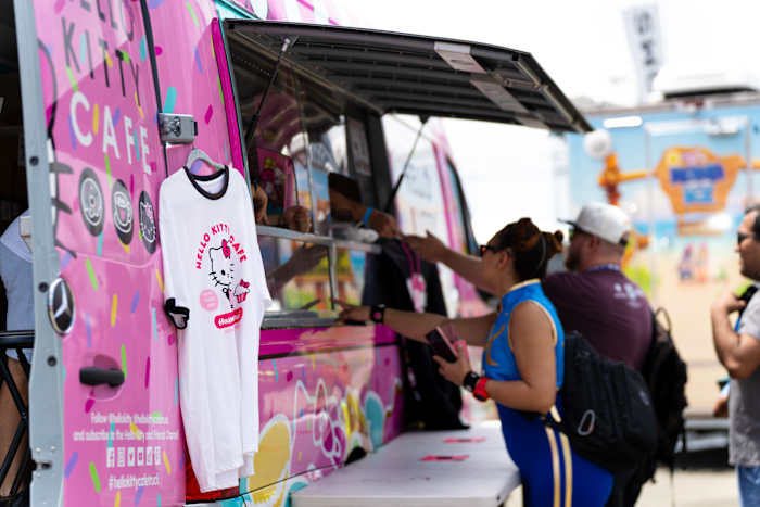 Hello Kitty Cafe Truck om dit weekend North Star Mall te bezoeken