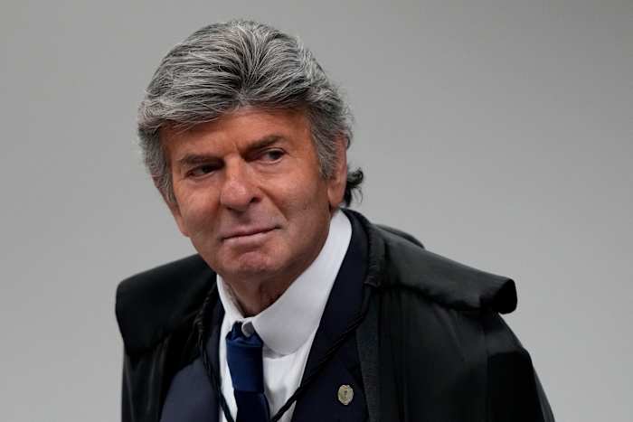 Het Hooggerechtshof van Brazilië breekt met 2 collega's, stemmen om Bolsonaro te ontseinen terwijl het proces doorgaat