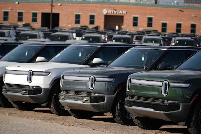 Het is 'Do of Die' voor Maker Rivian van elektrische voertuigen terwijl het de grond breekt op een fabriek van $ 5 miljard