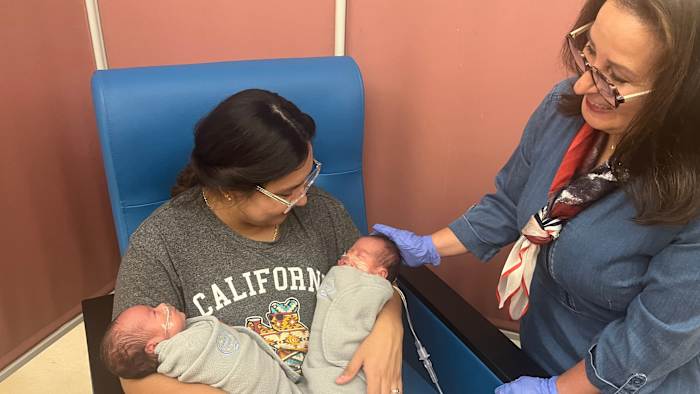 Hoe Level 4 NICU -zorg baby's helpt met complexe medische behoeften