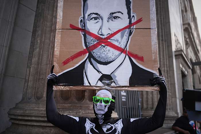 In gevechten over vrije meningsuiting staan ​​komieken vaak centraal