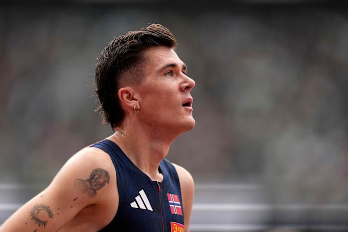 Ingebrigtsen, een sleutelpersonage in 1500 meter drama, valt vroeg uit op Wereldkampioenschappen