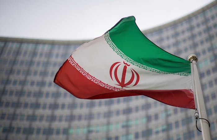 Iran verhoogde de voorraad van het uranium van de nabije wapenkwaliteit vóór de Israëlische aanval, zegt VN-bureau