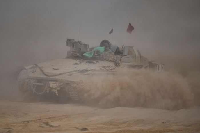 Israël begint reservisten op te roepen terwijl het in de beginfase van Gaza City offensief duwt