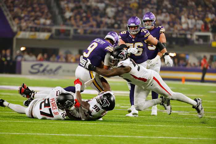 JJ McCarthy's Rough Home Debut: Wat is er mis geweest voor de Vikingen?