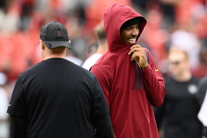 Jayden Daniels van commandanten zegt dat hij zich goed voelt en het is aan de artsen om te beslissen of hij kan spelen