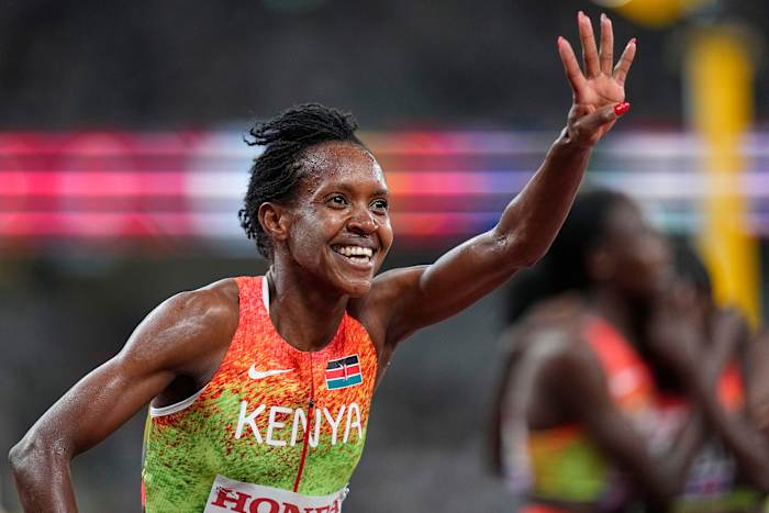Kipyegon maakt meer geschiedenis, wint in een briesje voor de vierde wereldtitel op 1500 meter