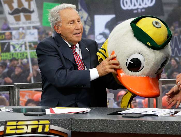 Lee Corso's Emotional Farewell: zijn laatste 'College Gameday' in Ohio State heeft een speciale betekenis