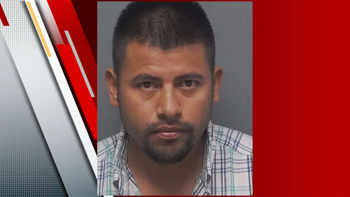 Man gearresteerd, beschuldigd van intoxicatie doodslag in verband met North Side Crash, zegt SAPD