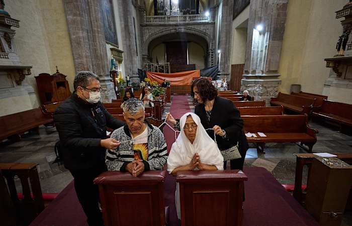 Mexicaanse kerken markeren de verjaardag van dodelijke aardbevingen met herinnering en lessen voor de toekomst