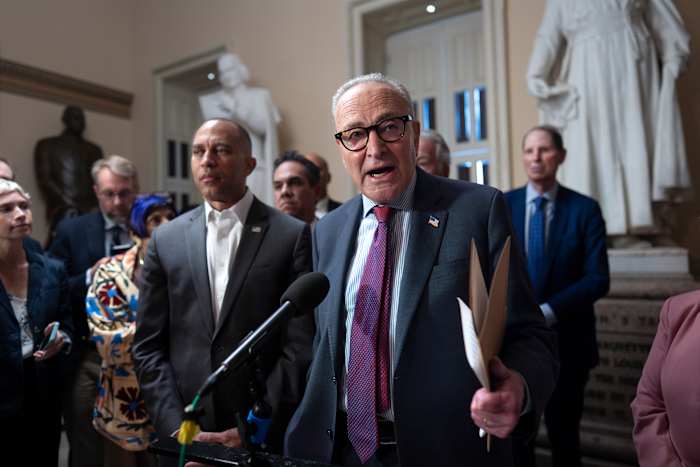 Miljoenen worden geconfronteerd met omhulling kosten voor ziektekostenverzekering, tenzij het Congres subsidies uitbreidt