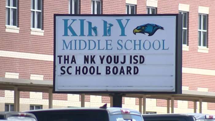 Moeder van Kirby Middle School -student dringt aan op het pesten van school om te worden aangepakt