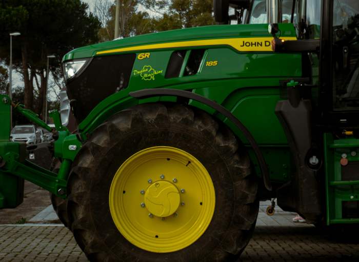 Nieuwe Converse -verordening verbiedt commerciële, oversized voertuigen om in privé -oprit te parkeren