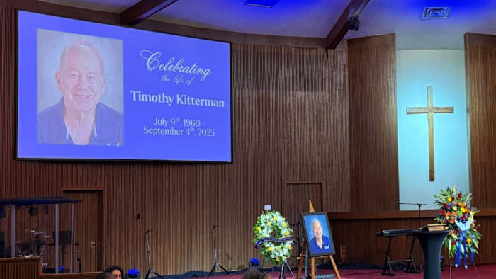 North East ISD Community eert de erfenis van MacArthur HS -leraar na plotselinge dood