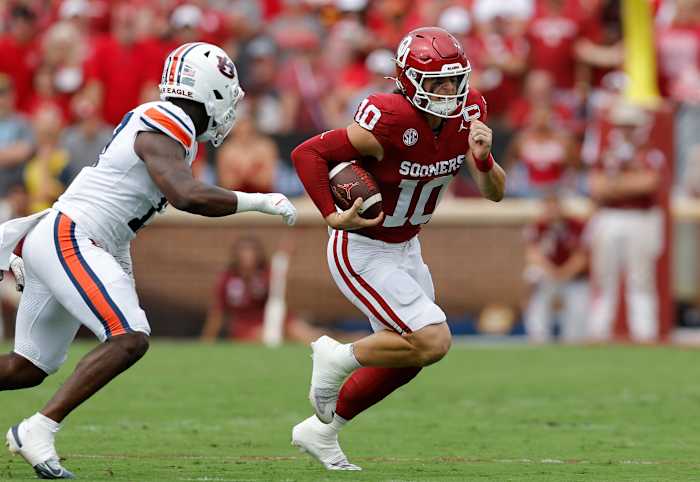 Nr. 11 Oklahoma's 9 zakken en Mateer's late TD-gootsteen nr. 22 Auburn en ex-sooners QB Arnold
