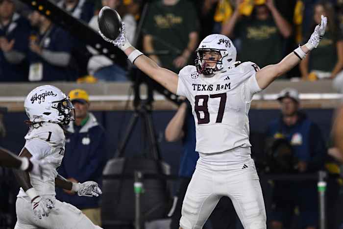 Nr. 16 Texas A&M Beats No. 8 Notre Dame 41-40 op late TD-staking