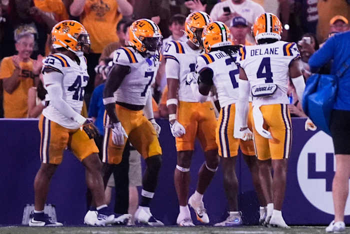 Nr. 3 LSU onderschept 5 van de Passen van Florida QB DJ Lagway in de 20-10 overwinning van de Tigers
