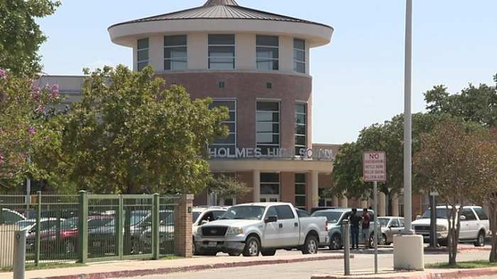 'Ooit een husky, altijd een husky': voormalige Holmes, Kennedy hoofdvoetbalcoach Gary Malesky sterft