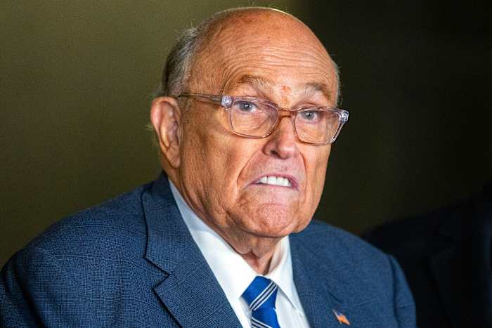 Rudy Giuliani geblesseerd bij auto -ongeluk in New Hampshire, zegt zijn woordvoerder