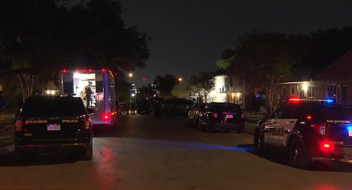 SAPD Op zoek naar de mens gezocht in verband met schieten, vechten op West Side