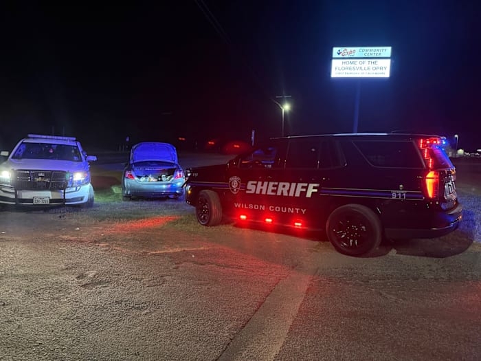 San Antonio Man gearresteerd nadat een snelle achtervolging eindigt in Floresville, zegt Wilson County Sheriff's Office
