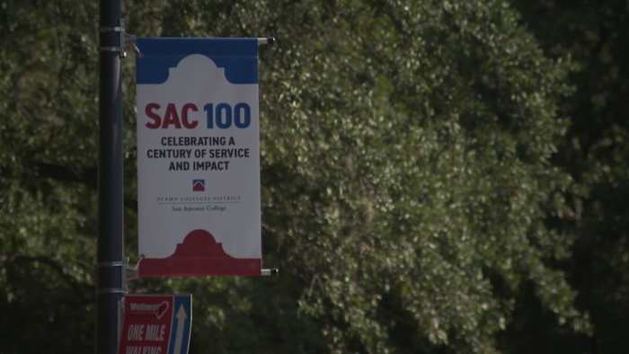 San Antonio hogescholen verliezen financiering nadat de federale overheid het als 'raciaal discriminerend' beschouwde