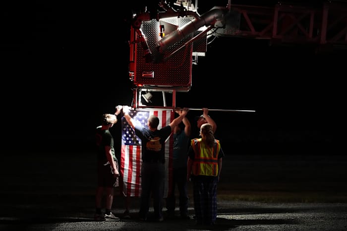 Schieten doodt 3 officieren en wonden nog 2 op het platteland van Pennsylvania. De politie zegt dat de schutter dood is