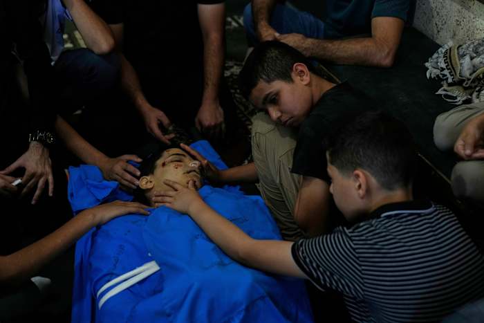 Terwijl Israël stakingen vervolgde ver buiten zijn grenzen, stegen geweld op de bezette Westelijke Jordaanoever,