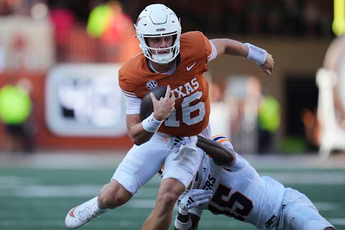 Texas QB Manning zegt 'Ik moet beter spelen' na nog een haveloze uitje voor de Longhorns