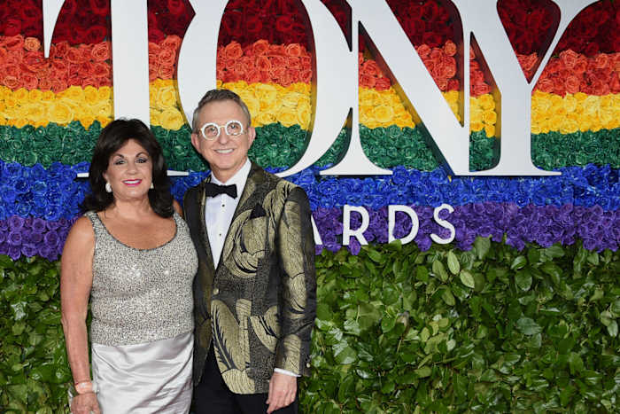 Thomas Schumacher, die Disney Theatrical Group naar historisch succes leidde, verlaat het bedrijf