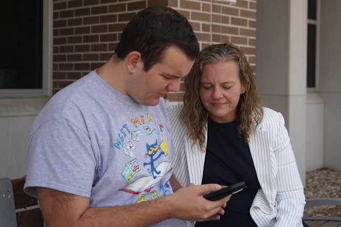 Trump's opmerkingen over autisme roepen woede en hoop op bij autistische mensen en hun families