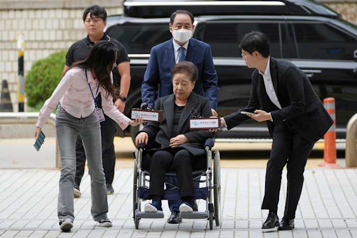 Unification Church Leader gearresteerd in omkopingzaak waarbij de vrouw van de voormalige Zuid -Koreaanse president betrokken was