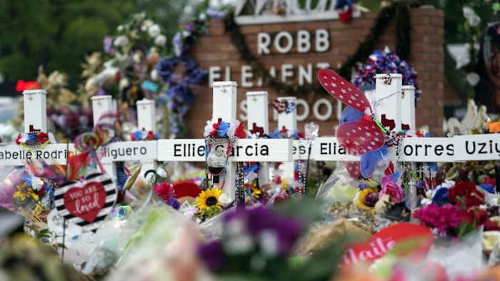 Uvalde School escaleerde de telefoonbedreiging voor politiechef nadat Robb Elementary Shooting plaatsvond, blijkt uit records