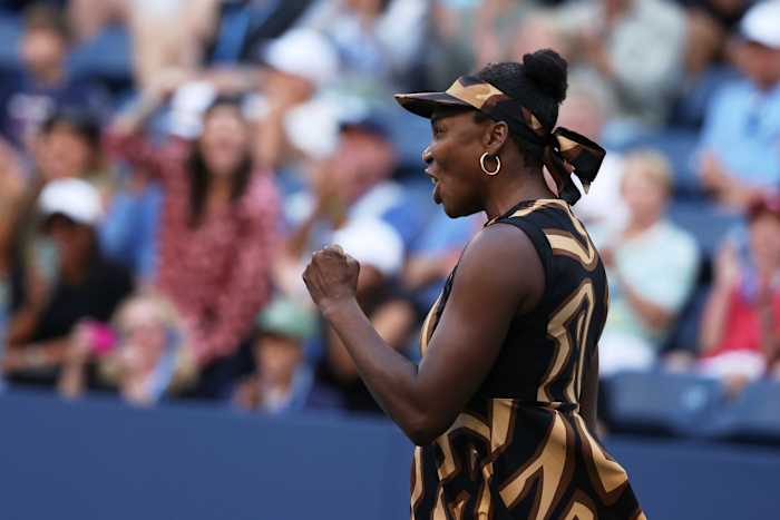 Venus Williams zit in de kwartfinale van de US Open Dames voor vrouwen en zegt dat Serena moet verschijnen