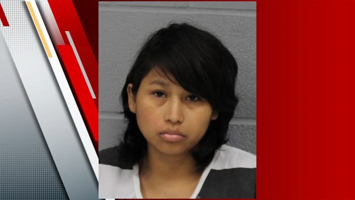 Vrouw gearresteerd nadat pasgeboren baby werd verlaten in Austin Dumpster, zegt de politie