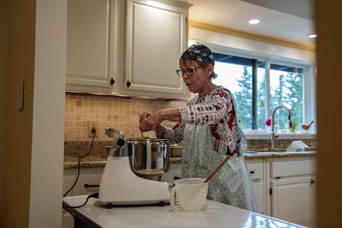 Wanneer voedselbanken brood nodig hebben, beantwoordt een netwerk van 900 thuisbakkers de oproep