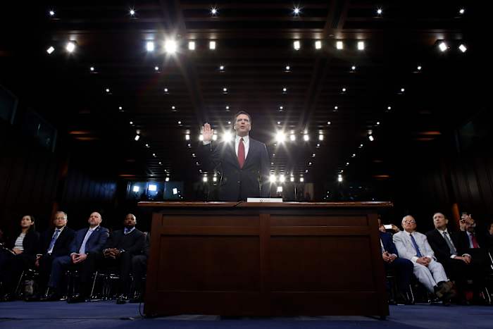 Wat we weten over de aanklacht tegen ex-FBI-chef James Comey