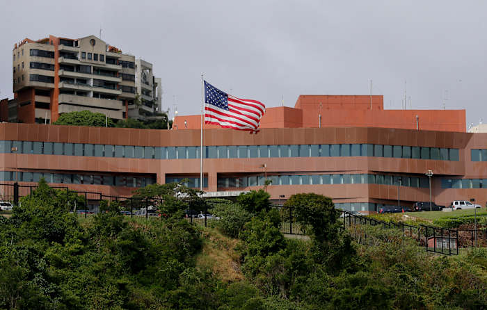 Watchdog -vragen die miljoenen elk jaar doorbrachten op Shutter Us Embassy in Venezuela