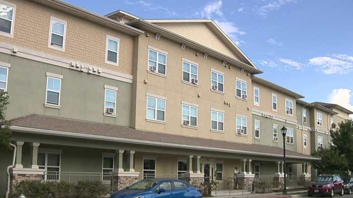 Wheatley Park Senior Living Huurders zeggen dat management verwaarloosd onroerend goed, waardoor ze kwetsbaar worden