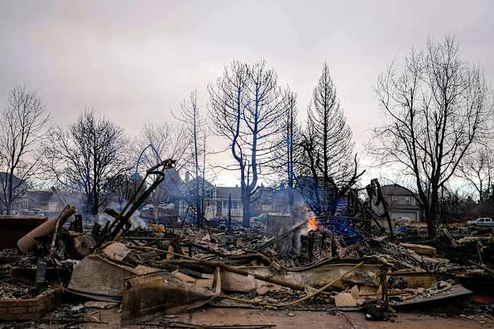 Xcel Energy betaalt $ 640 miljoen om claims te regelen van het natuurbrand van Denver dat 1.000 structuren heeft verbrand