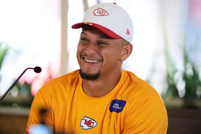 YouTube met behulp van makers om de uitzending van de NFL -game tussen de Chiefs en de Chargers te verbeteren